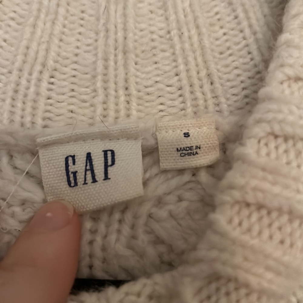 GAP Chunky Knit Sweater - Picture 3 of 4